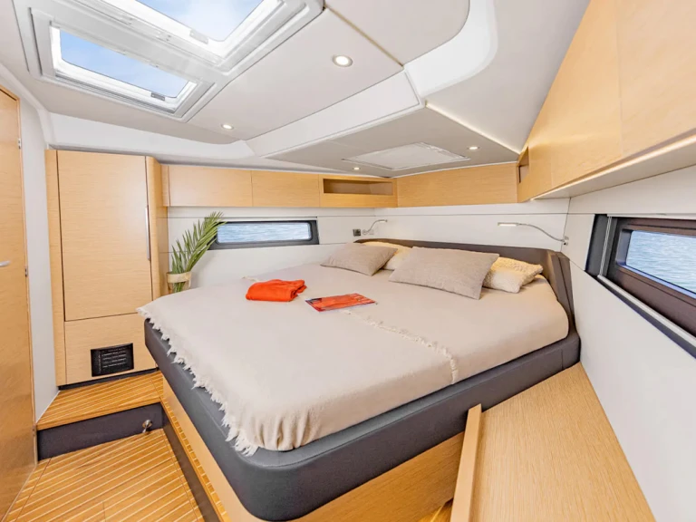 Charter a Hanse Hanse 460 in Cogolin on Samboat