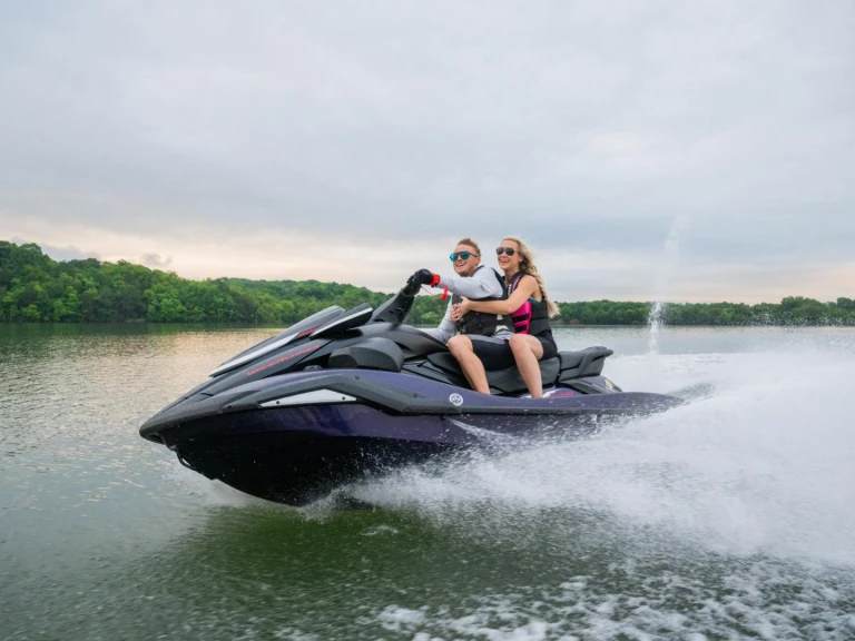 Hire Jet ski Yamaha with a boat licence