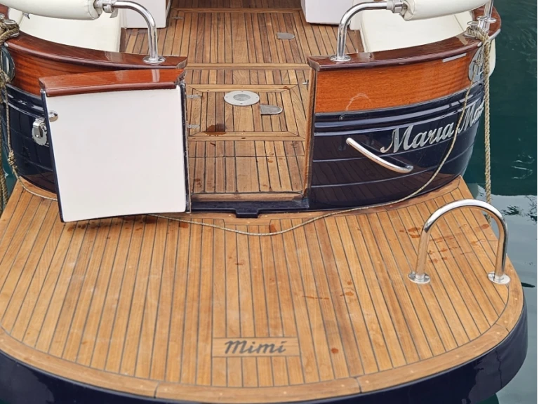 Yacht hire Piano di Sorrento cheap Scirocco 850 sport 