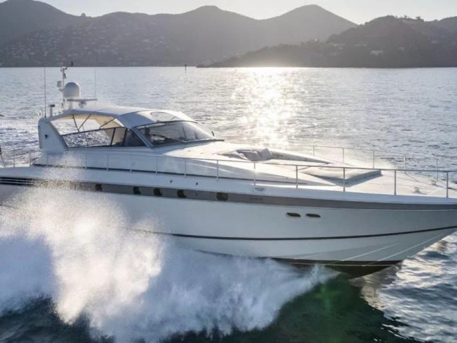 Hire Luxury Yacht Arno Leopard with a boat licence