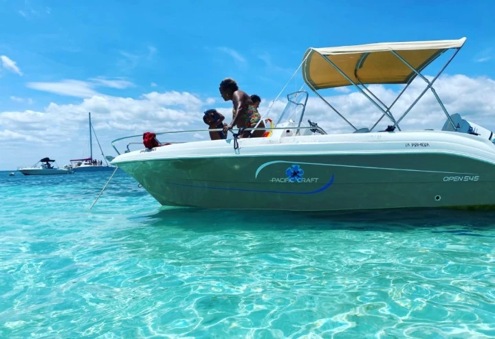 Pacific Craft Pacific Craft 545 Open charter bareboat or skippered in  Le Gosier