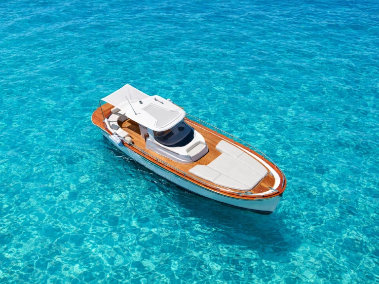 Yacht charter Cagliari - Mimi Libeccio 9.5 on SamBoat