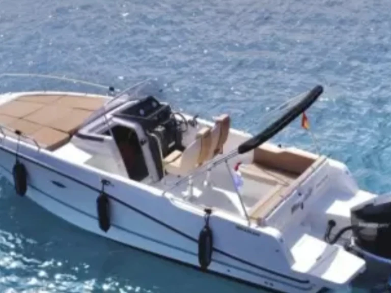 Yacht charter Hyères - Quicksilver Activ 755 Sundeck on SamBoat