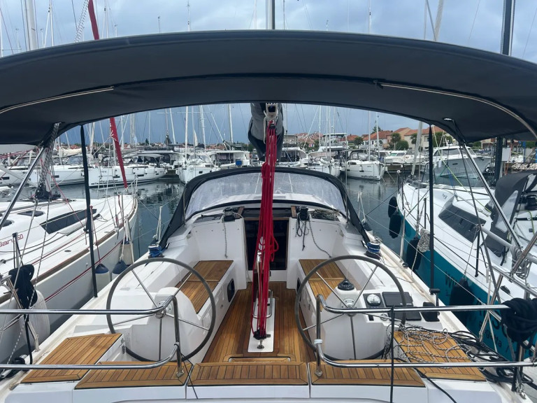 Yacht charter Biograd na Moru - Northman Maxus 35 on SamBoat