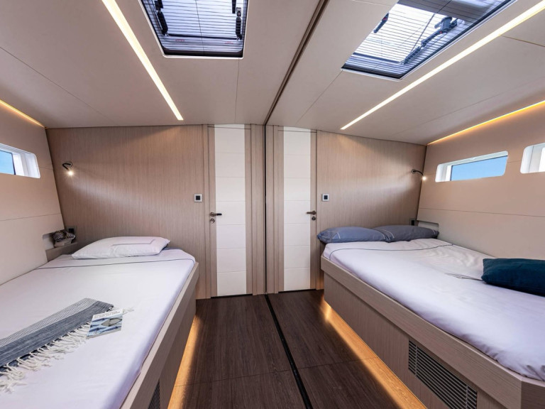 Yacht charter Gallipoli - Jeanneau Jeanneau 60 on SamBoat