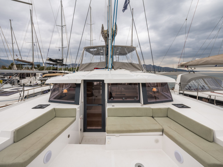 Yacht hire Néa Péramos cheap Bali 4.2