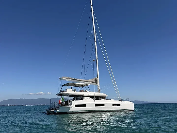 Yacht charter Cugnana Verde - Lagoon Lagoon 60 on SamBoat