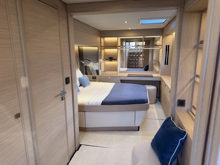 Yacht hire Cugnana Verde cheap Lagoon 60