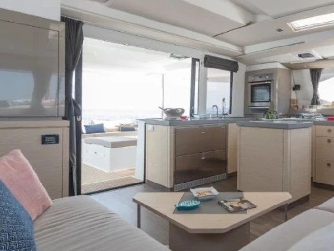Catamaran to hire Alimos at the best price