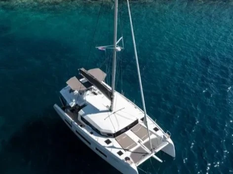 Catamaran hire in Tourlos - Dufour Dufour 48 CAT