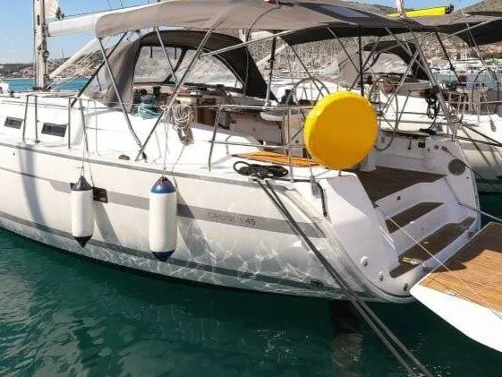 Charter a Bavaria Cruiser 45 in Punat on Samboat
