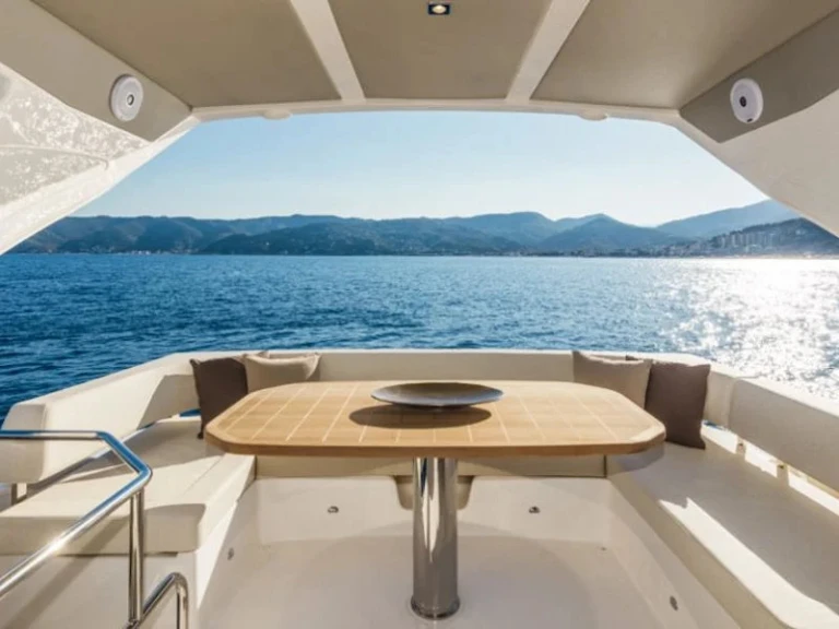 Hire a Absolute Absolute 50 Seget Donji