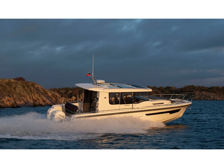 Hire Motorboat Nimbus with a boat licence