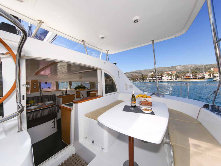 Catamaran hire in Zadar - Lagoon Lagoon 380 S2