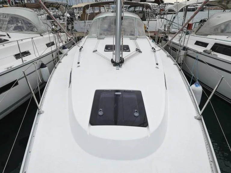 Yacht charter Punat - Bavaria Cruiser 32 on SamBoat