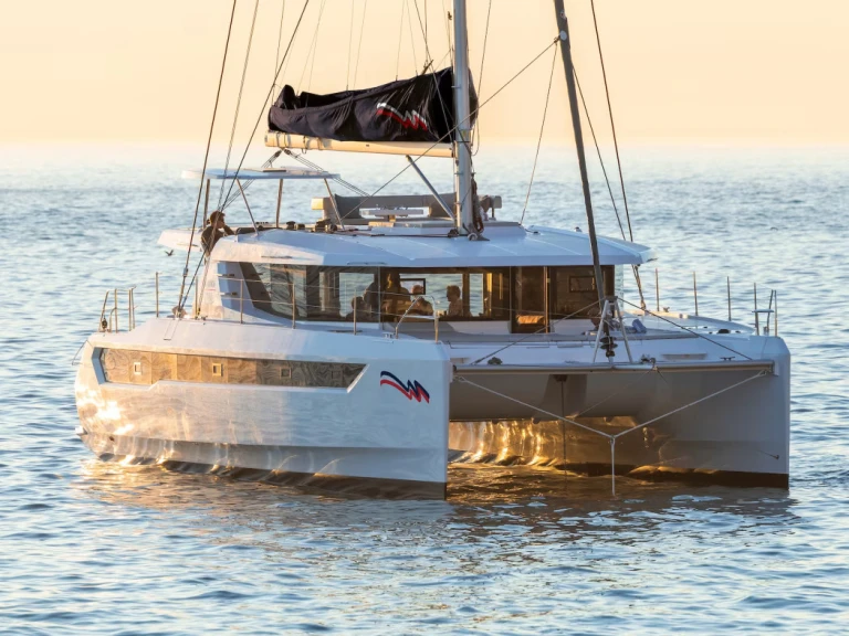 Hire Catamaran Leopard with a boat licence