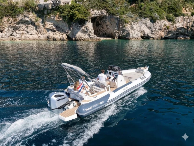 RIB hire in Dubrovnik - Marlin Boat Dynamic 790 pro