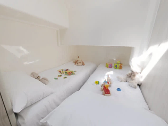 Motorboat to hire Homps at the best price