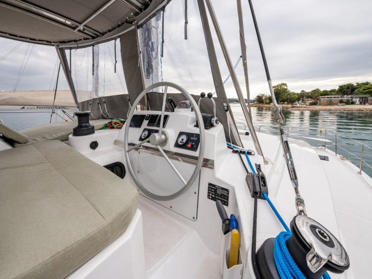 Catamaran hire in Néa Péramos - Bali Bali 4.2