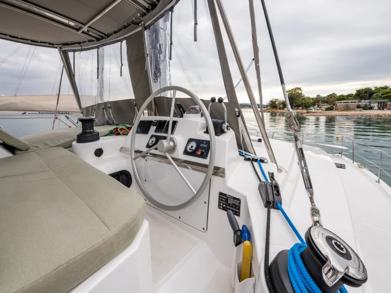 Catamaran hire in Néa Péramos - Bali Bali 4.2