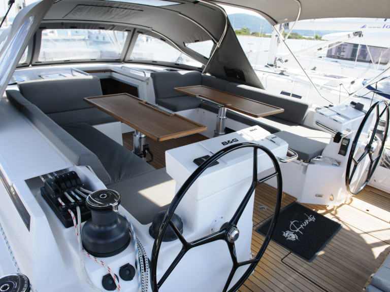 Yacht hire Néa Péramos cheap Bavaria C57