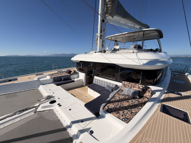 Yacht hire Castellammare di Stabia cheap Lagoon 60