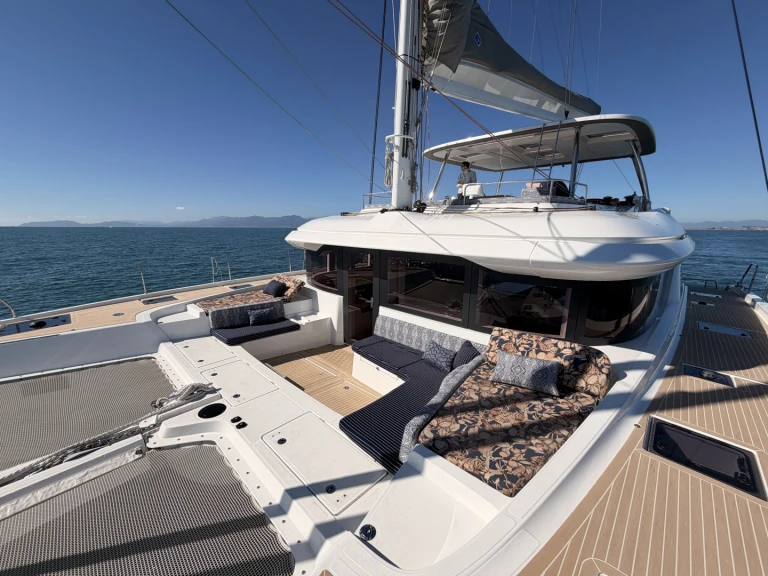 Yacht hire Castellammare di Stabia cheap Lagoon 60