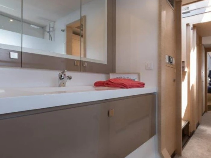 Yacht hire Alimos cheap Saona 47