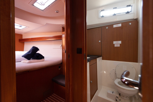 Hire Sailboat with or without skipper Bavaria Livorno