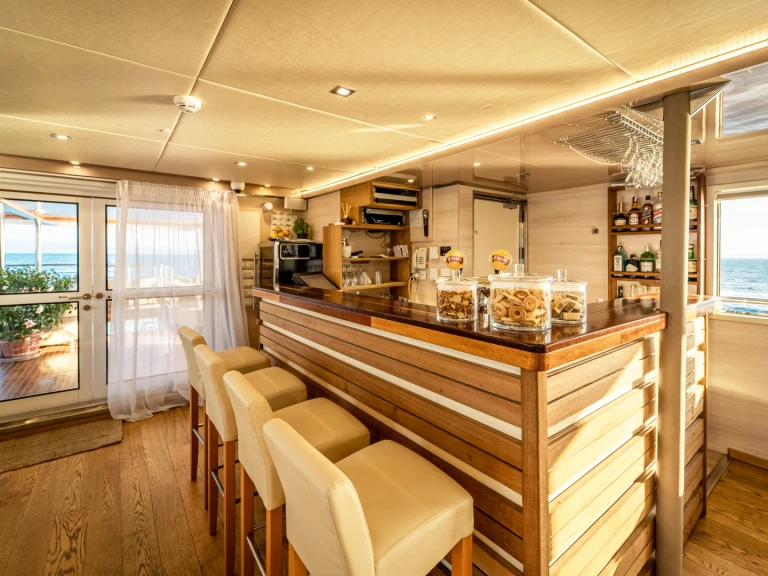 Luxury Yacht to hire Split at the best price