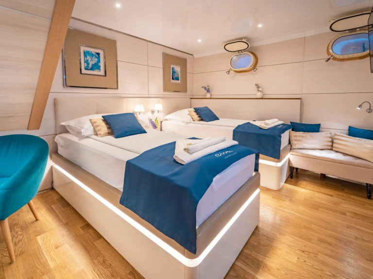 Yacht charter Split -  Motoryacht Riva on SamBoat