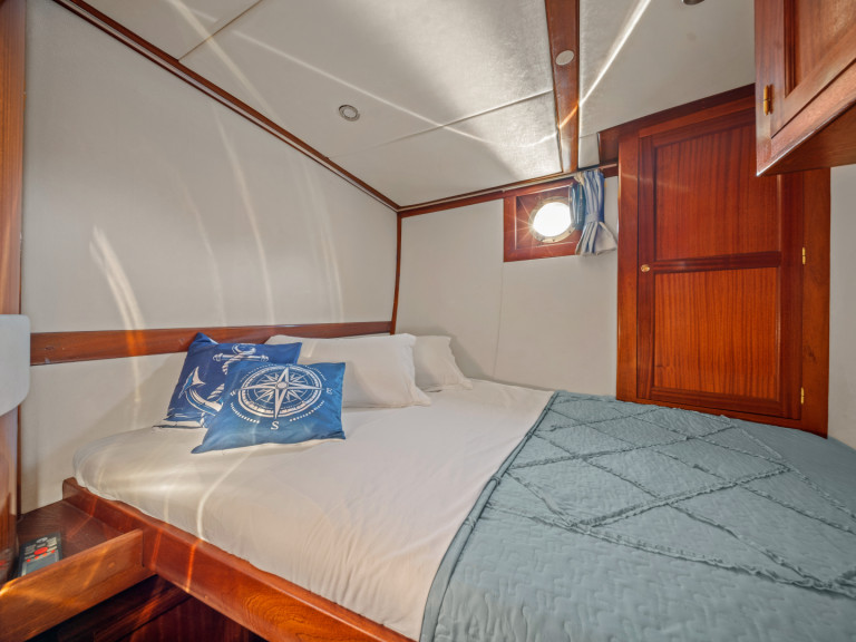 Yacht hire Split cheap Gulet Smart Spirit