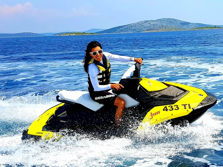 Hire Jet ski with or without skipper Sea-Doo Jezera