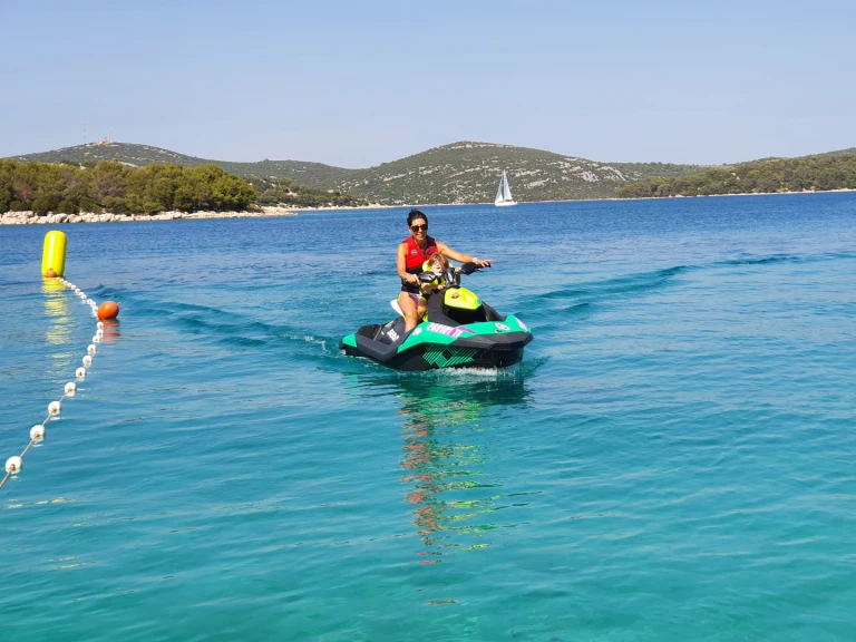 Yacht charter Jezera - Sea-Doo Spark on SamBoat