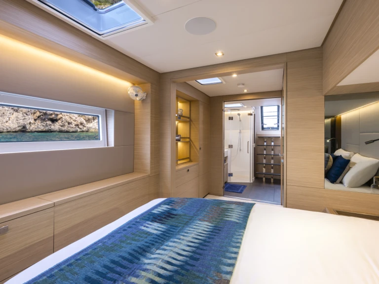 Hire a Lagoon Lagoon 60 Castellammare del Golfo