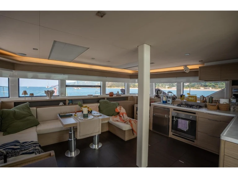 Hire Catamaran with or without skipper Lagoon Salerno