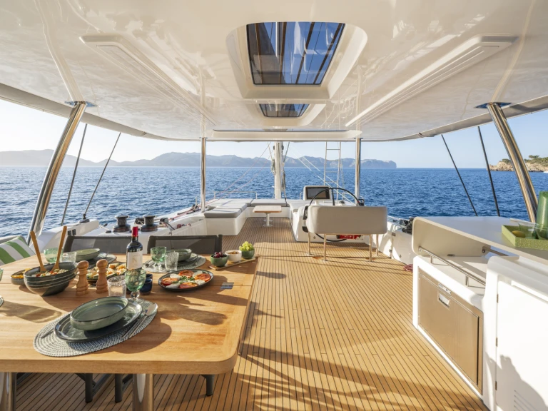 Yacht charter Olbia - Lagoon Lagoon 60 on SamBoat