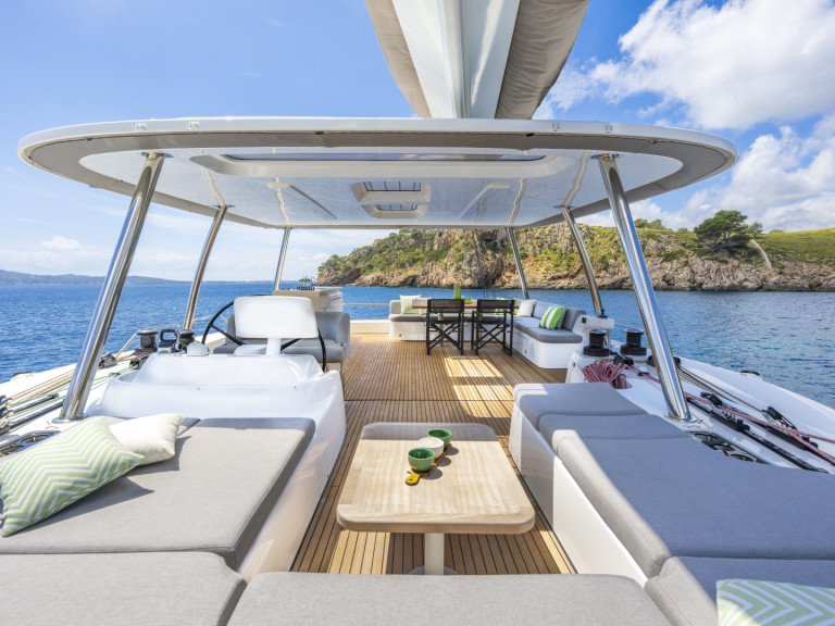 Charter a Lagoon Lagoon 60 in Capo d'Orlando on Samboat