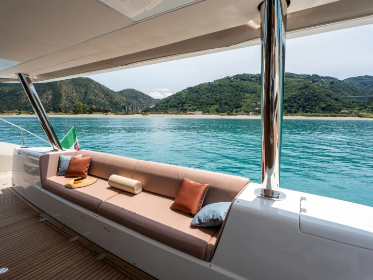 Catamaran to hire Castellammare del Golfo at the best price