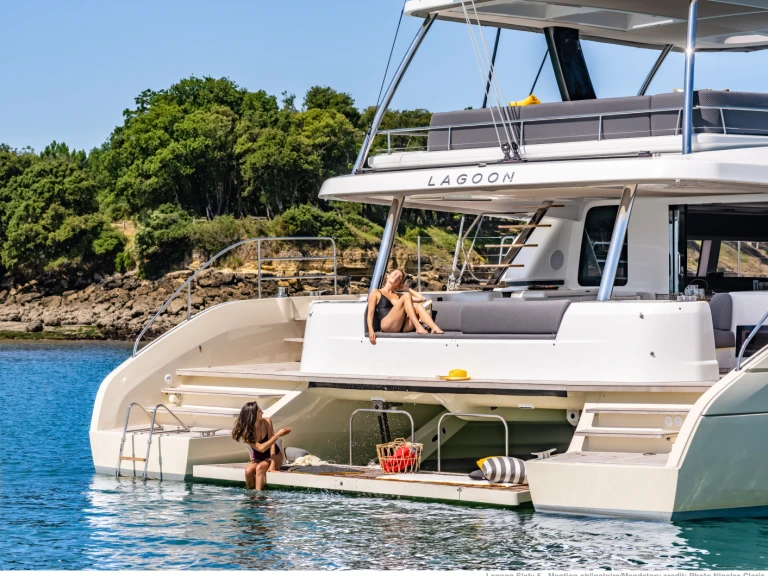 Catamaran to hire Castellammare del Golfo at the best price