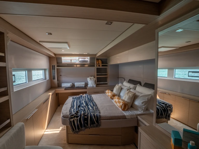 Hire Catamaran Lagoon with a boat licence