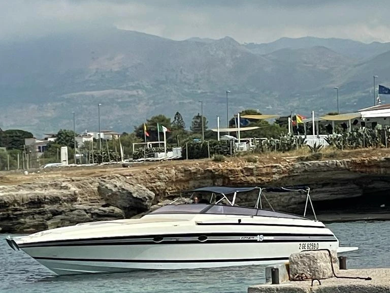 Hire Motorboat with or without skipper Cherokee Yachts  Lugano (District)