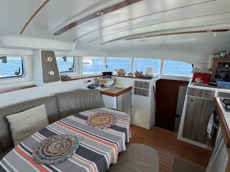 Catamaran hire in Porto-Vecchio - Lagoon Lagoon 380