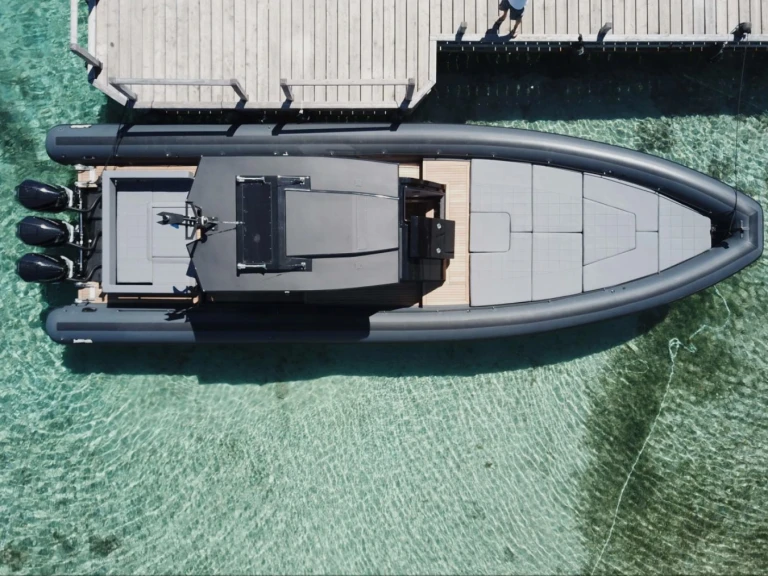 Sea Water Sea Water Phantom 400   charter bareboat or skippered in  Saint-Tropez