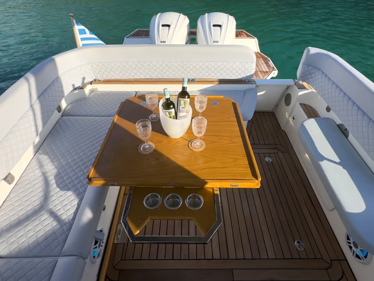 Hire RIB Dromor with a boat licence