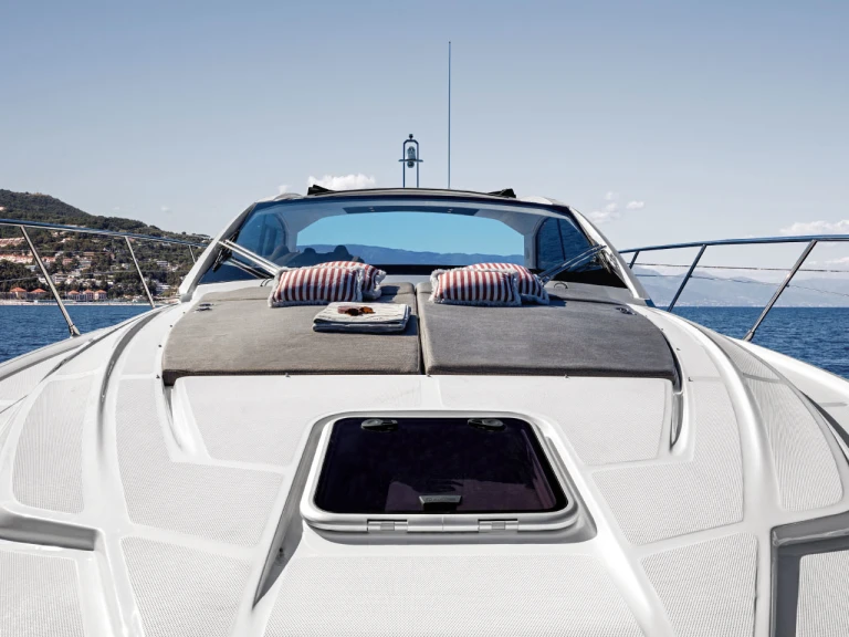 Hire a Azimut Azimut Atlantis 45 Podstrana