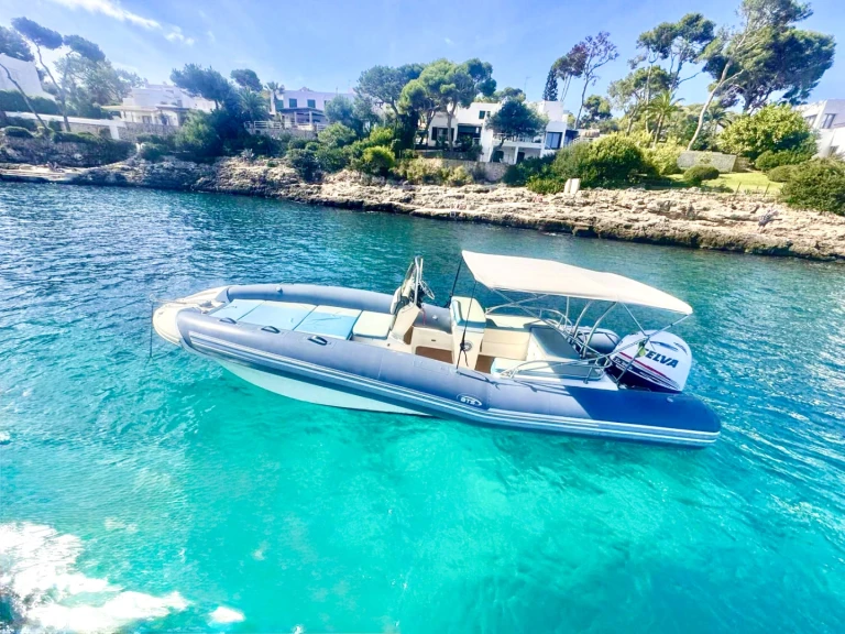 Hire Motorboat Searide with a boat licence