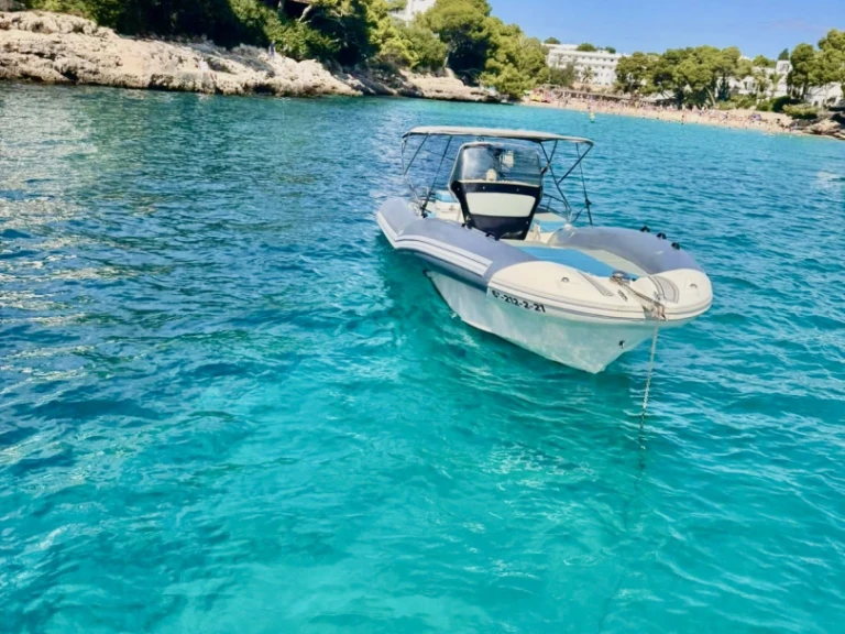 Motorboat to hire Marina De Cala D'Or at the best price