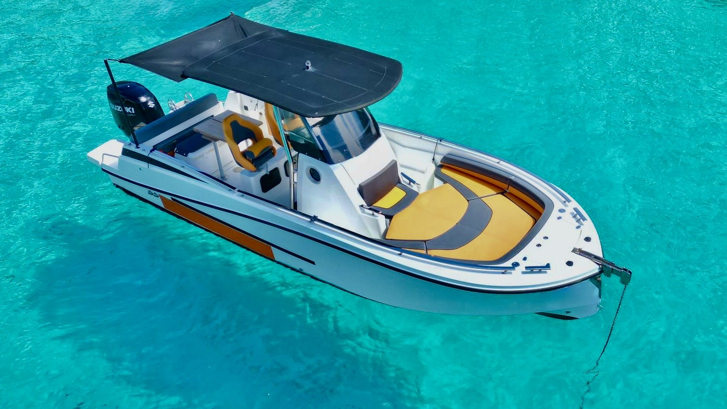 Hire Motorboat BMA with a boat licence
