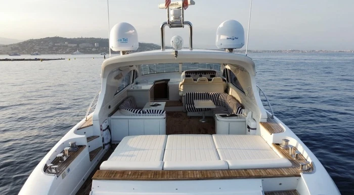 Yacht charter Saint-Tropez - Rizzardi 73 on SamBoat